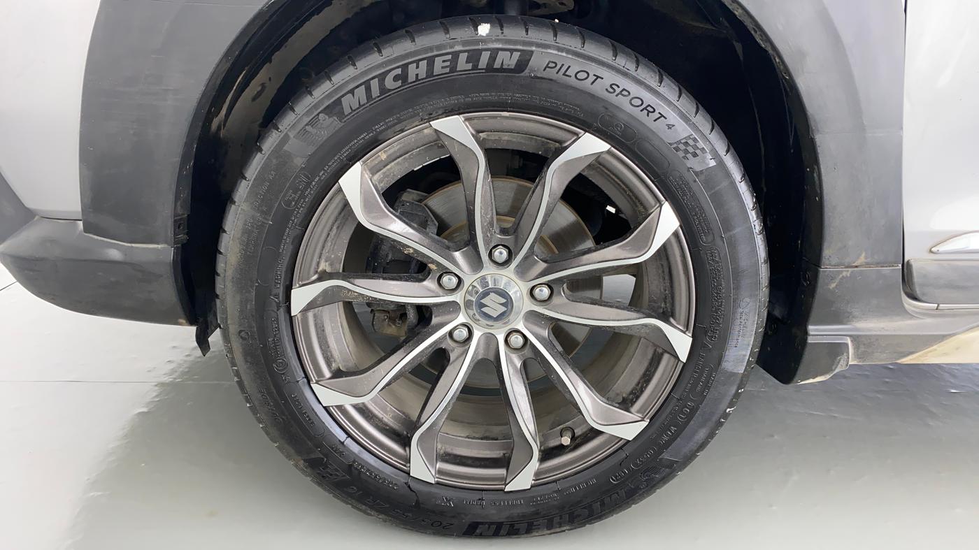 2019 Maruti XL6 ALPHA SHVS  MT, Petrol, Manual, 75,533 km, Left Front Wheel