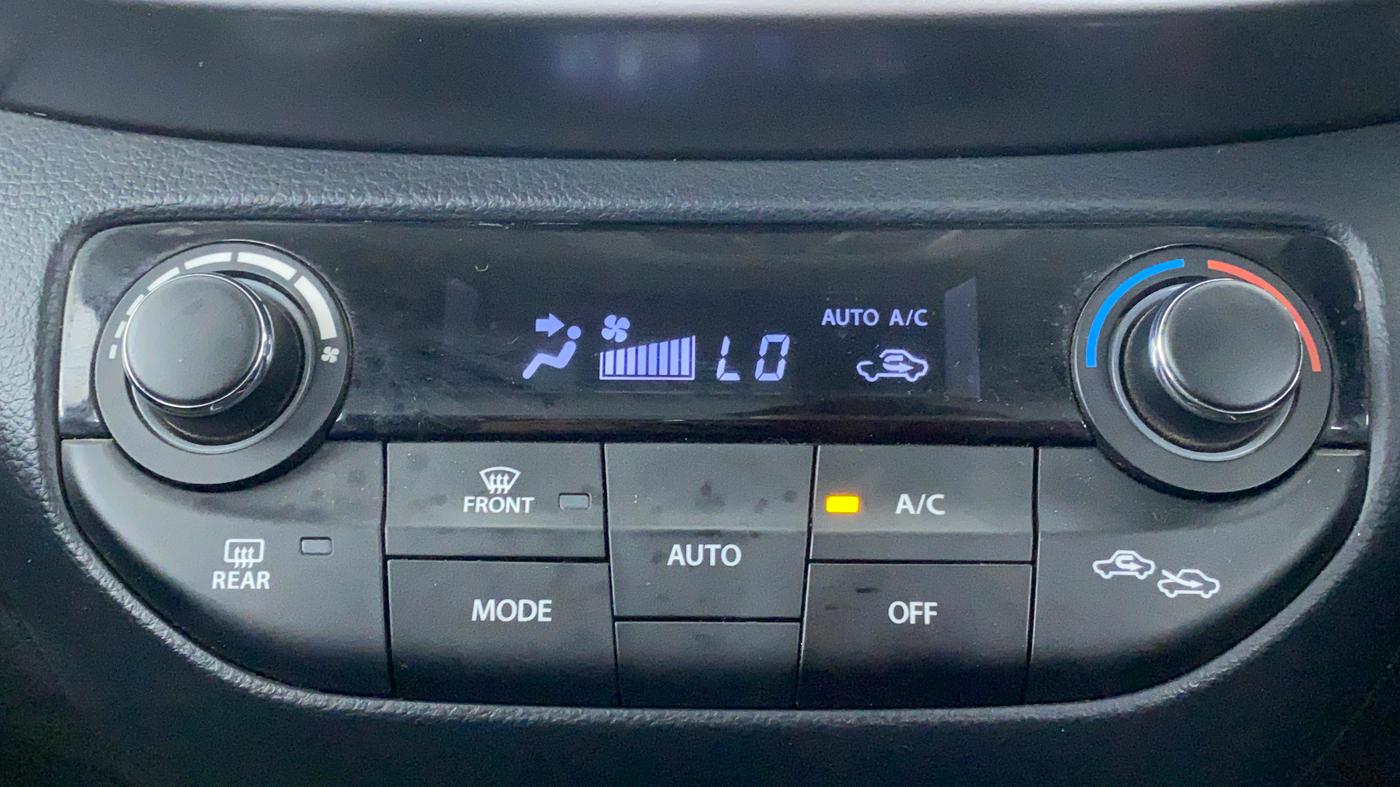 2019 Maruti XL6 ALPHA SHVS  MT, Petrol, Manual, 75,533 km, Automatic Climate Control