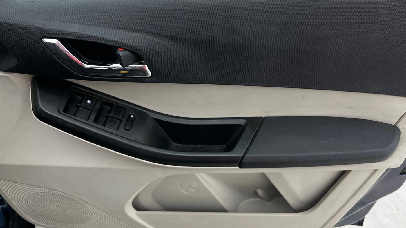 2022 Tata Tiago XZ PLUS PETROL, Petrol, Manual, 25,494 km, Driver Side Door Panels Control