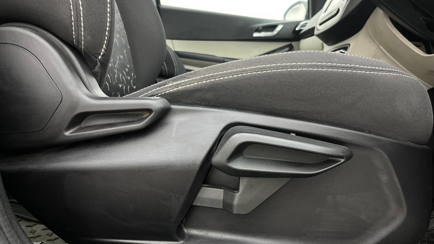 2022 Tata Tiago XZ PLUS PETROL, Petrol, Manual, 25,494 km, Driver Side Adjustment Panel