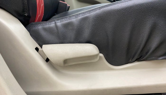 2014 Maruti Celerio ZXI, Petrol, Manual, 1,12,987 km, Driver Side Adjustment Panel