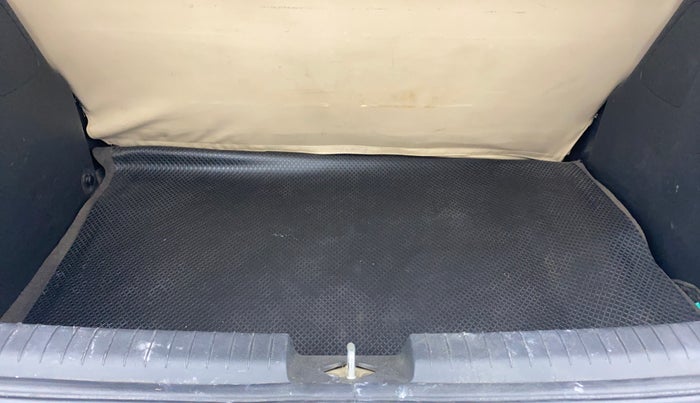 2016 Hyundai Elite i20 SPORTZ 1.2, Petrol, Manual, 99,774 km, Boot Inside