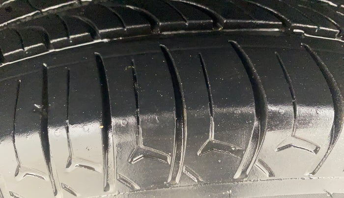 2016 Hyundai Elite i20 SPORTZ 1.2, Petrol, Manual, 99,774 km, Left Front Tyre Tread