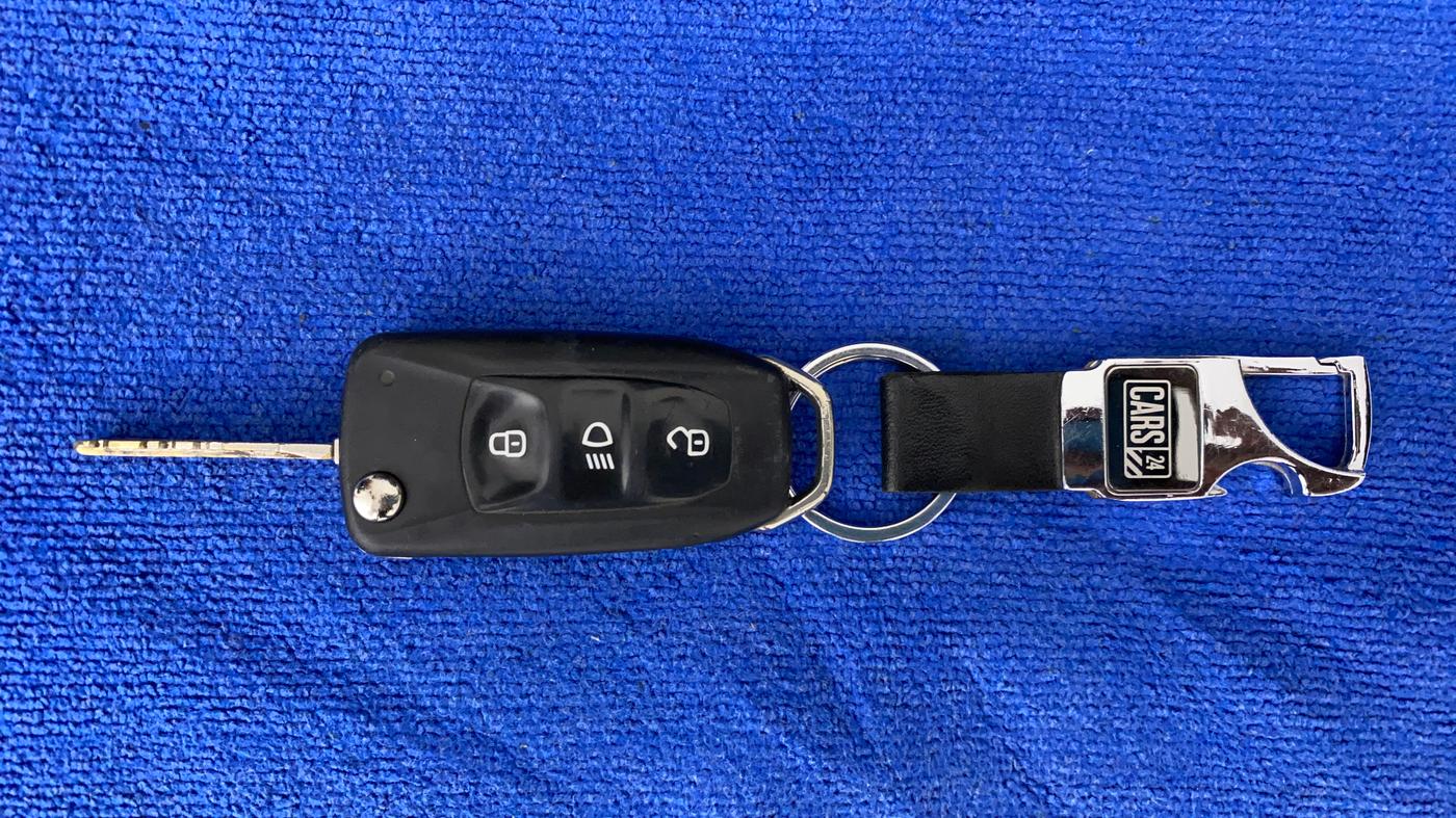 2019 Tata Tiago XZA PETROL, CNG, Automatic, 82,923 km, Key Close Up