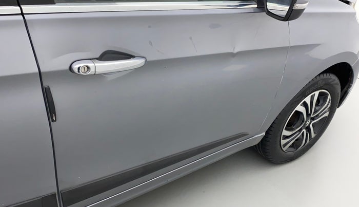 2019 Tata Tiago XZA PETROL, CNG, Automatic, 82,923 km, Driver-side door - Minor scratches