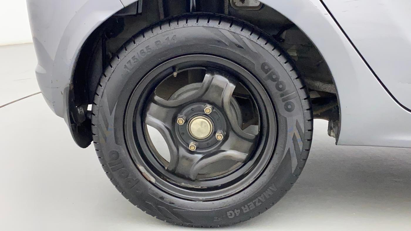 2019 Tata Tiago XZA PETROL, CNG, Automatic, 82,923 km, Right Rear Wheel