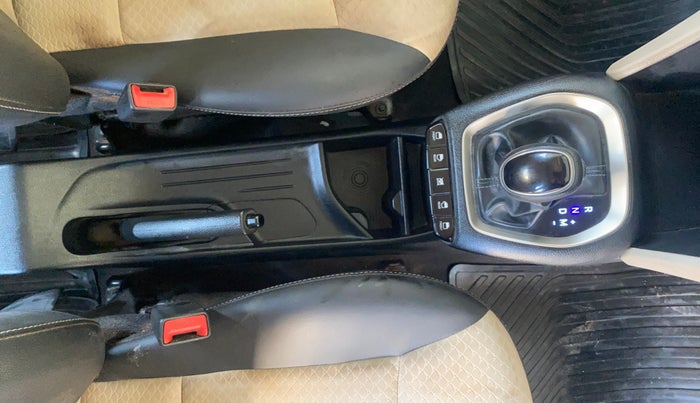 2019 Hyundai NEW SANTRO MAGNA AMT, Petrol, Automatic, 33,699 km, Gear Lever