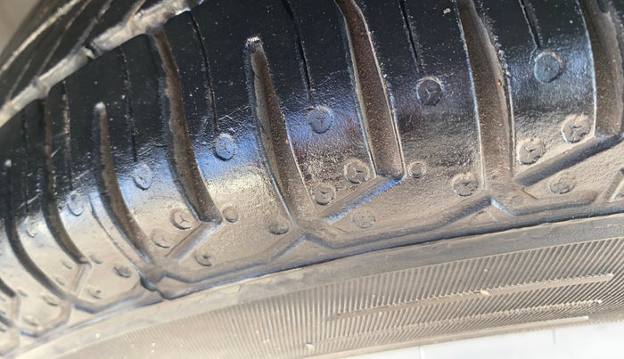 2019 Hyundai NEW SANTRO MAGNA AMT, Petrol, Automatic, 33,699 km, Right Front Tyre Tread