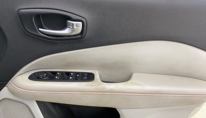 2017 Jeep Compass LIMITED 1.4 PETROL AT, Petrol, Automatic, 46,449 km, Driver Side Door Panels Control