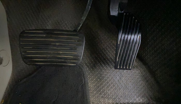 2017 Jeep Compass LIMITED 1.4 PETROL AT, Petrol, Automatic, 46,449 km, Pedals