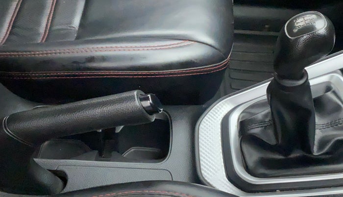 2021 KIA SONET HTK PLUS 1.2, Petrol, Manual, 27,474 km, Gear Lever