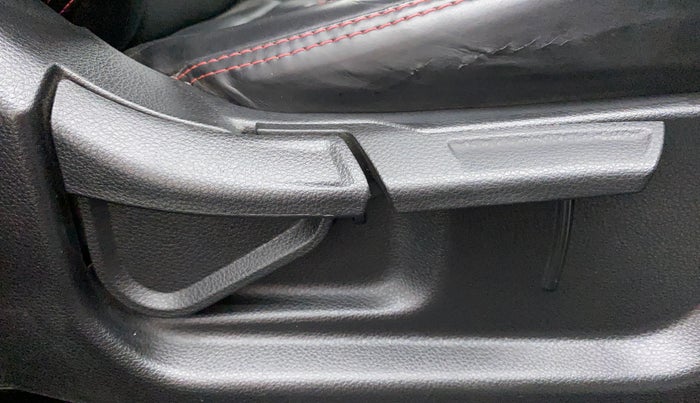 2021 KIA SONET HTK PLUS 1.2, Petrol, Manual, 27,474 km, Driver Side Adjustment Panel
