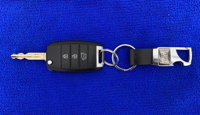 2021 KIA SONET HTK PLUS 1.2, Petrol, Manual, 27,474 km, Key Close Up