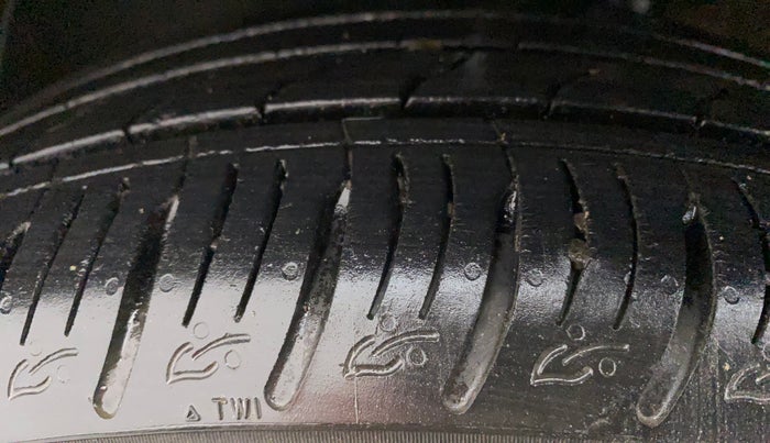 2021 KIA SONET HTK PLUS 1.2, Petrol, Manual, 27,474 km, Left Front Tyre Tread