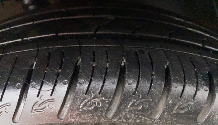 2021 KIA SONET HTK PLUS 1.2, Petrol, Manual, 27,474 km, Right Front Tyre Tread