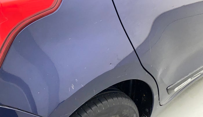 2018 Maruti Swift ZXI AMT, Petrol, Automatic, 61,673 km, Right quarter panel - Minor scratches