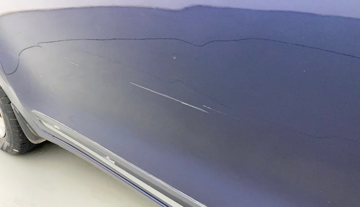2018 Maruti Swift ZXI AMT, Petrol, Automatic, 61,673 km, Front passenger door - Minor scratches