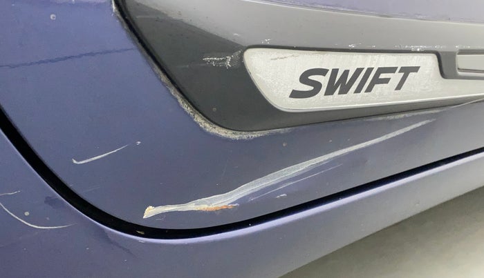 2018 Maruti Swift ZXI AMT, Petrol, Automatic, 61,673 km, Right rear door - Slightly rusted