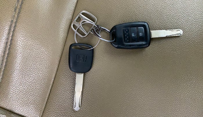 2017 Honda Jazz 1.2L I-VTEC SV, Petrol, Manual, 96,442 km, Key Close Up