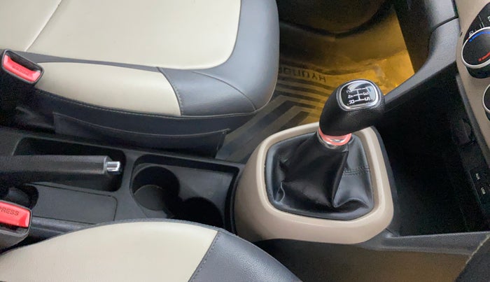 2015 Hyundai Grand i10 SPORTZ 1.2 KAPPA VTVT, CNG, Manual, 52,972 km, Gear Lever