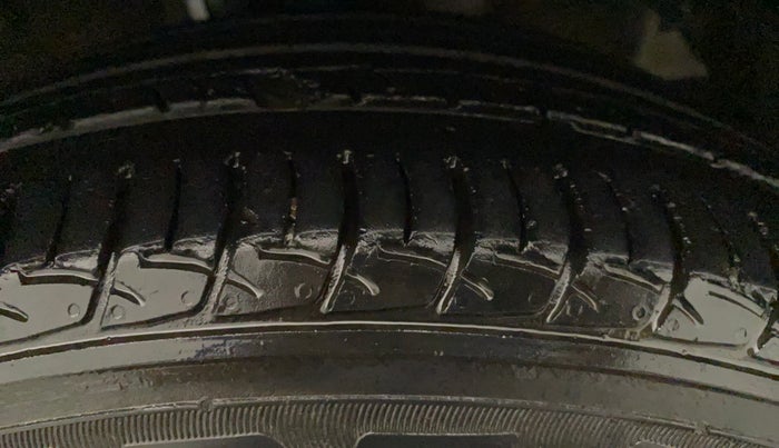 2019 Maruti Baleno DELTA CVT PETROL 1.2, Petrol, Automatic, 41,301 km, Left Front Tyre Tread
