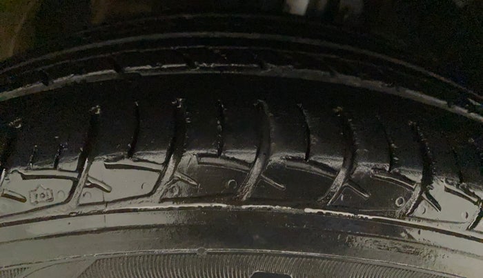 2019 Maruti Baleno DELTA CVT PETROL 1.2, Petrol, Automatic, 41,301 km, Right Rear Tyre Tread