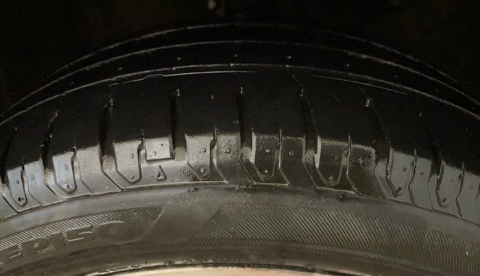 2022 Toyota Glanza G, Petrol, Manual, 62,534 km, Right Front Tyre Tread