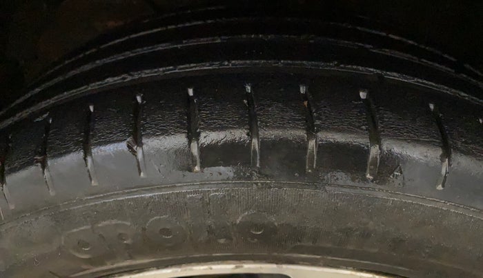 2022 Toyota Glanza G, Petrol, Manual, 62,534 km, Left Front Tyre Tread