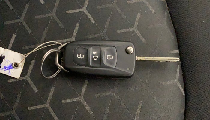 2023 Tata NEXON XM PETROL, Petrol, Manual, 35,415 km, Key Close Up