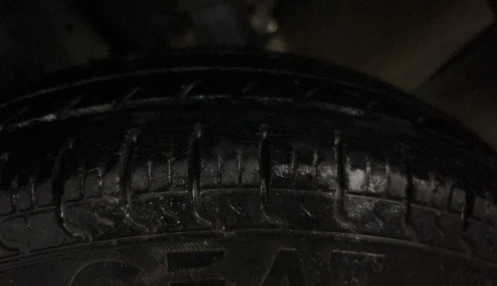 2016 Hyundai Eon ERA +, Petrol, Manual, 63,405 km, Right Rear Tyre Tread