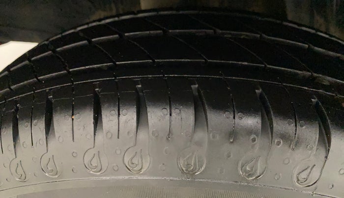 2021 Renault Kwid RXL, Petrol, Manual, 14,515 km, Right Rear Tyre Tread