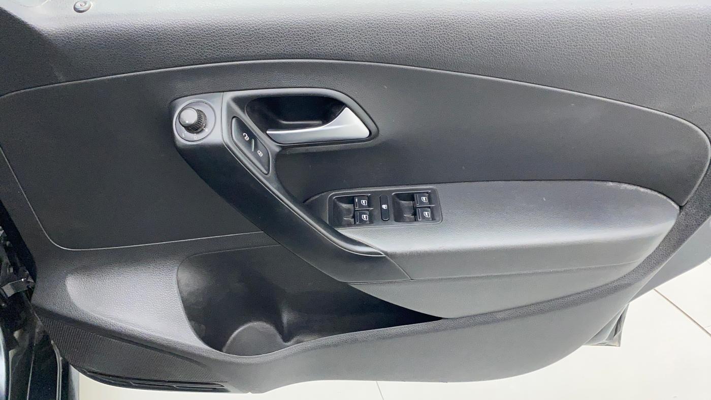 2018 Volkswagen Polo COMFORTLINE 1.2L PETROL, Petrol, Manual, 92,338 km, Driver Side Door Panels Control