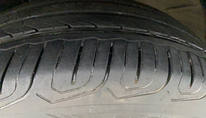 2018 Volkswagen Polo COMFORTLINE 1.2L PETROL, Petrol, Manual, 92,338 km, Left Front Tyre Tread