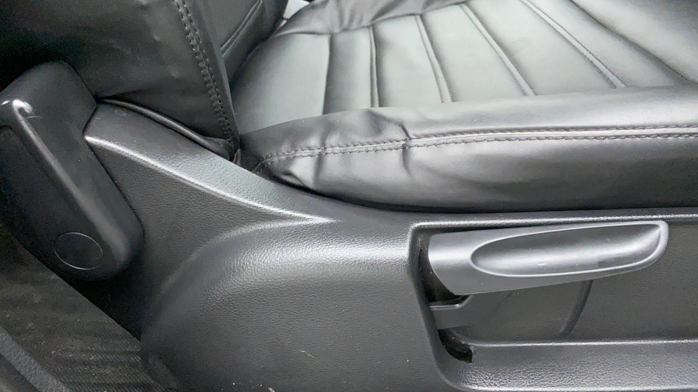 2018 Volkswagen Polo COMFORTLINE 1.2L PETROL, Petrol, Manual, 92,338 km, Driver Side Adjustment Panel