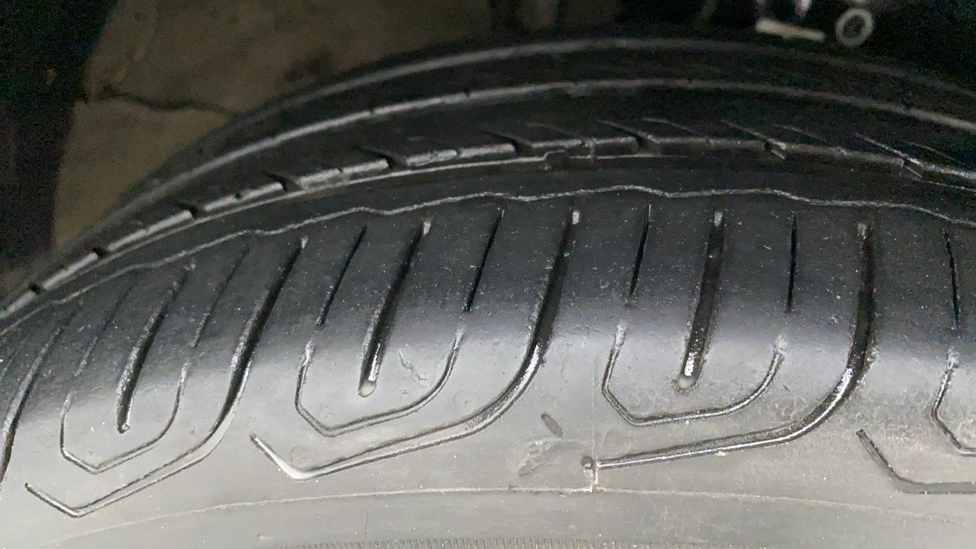 2018 Volkswagen Polo COMFORTLINE 1.2L PETROL, Petrol, Manual, 92,338 km, Right Front Tyre Tread