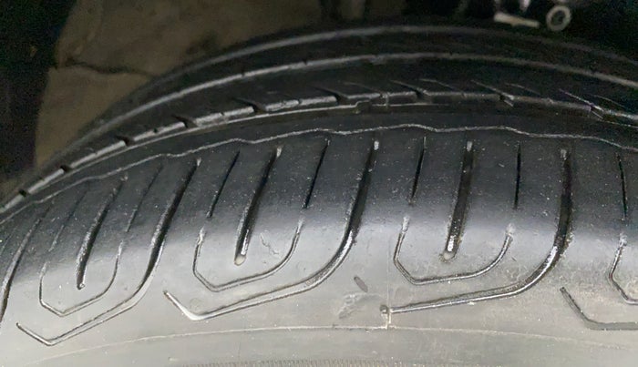 2018 Volkswagen Polo COMFORTLINE 1.2L PETROL, Petrol, Manual, 92,338 km, Right Front Tyre Tread