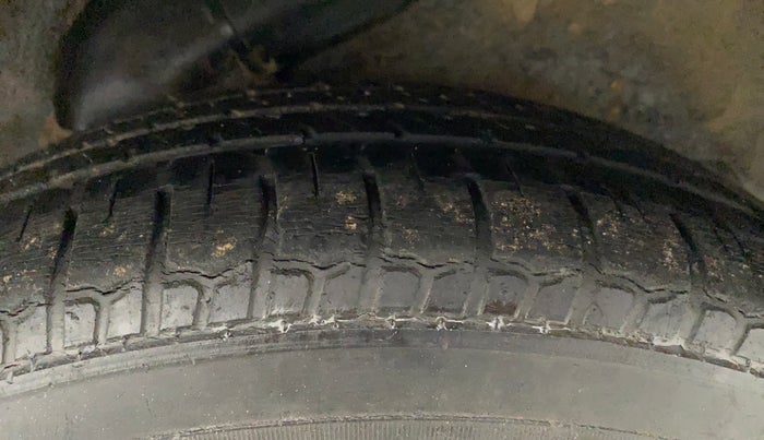2011 Hyundai i10 MAGNA 1.2, Petrol, Manual, 92,724 km, Left Rear Tyre Tread