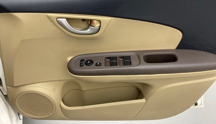 2013 Honda Brio VX AT, Petrol, Automatic, 54,147 km, Driver Side Door Panels Control