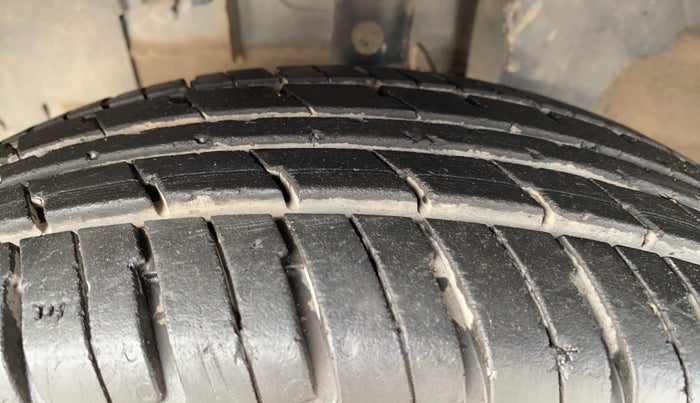 2019 Renault Kwid RXL, Petrol, Manual, 40,083 km, Left Front Tyre Tread