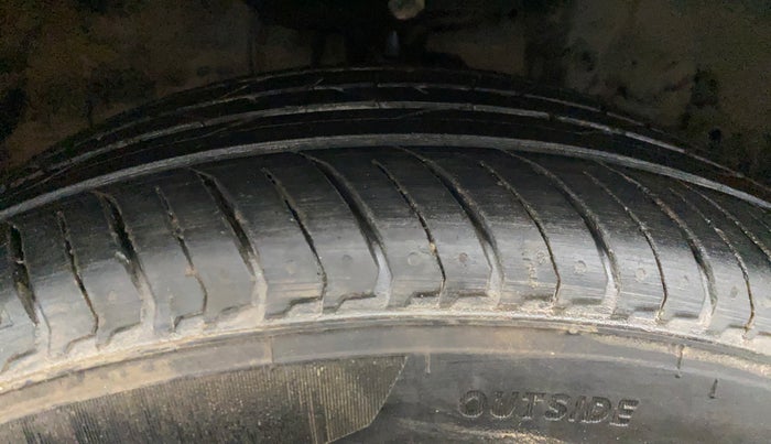 2016 Honda BR-V 1.5L I- DTEC V, Diesel, Manual, 56,981 km, Right Front Tyre Tread