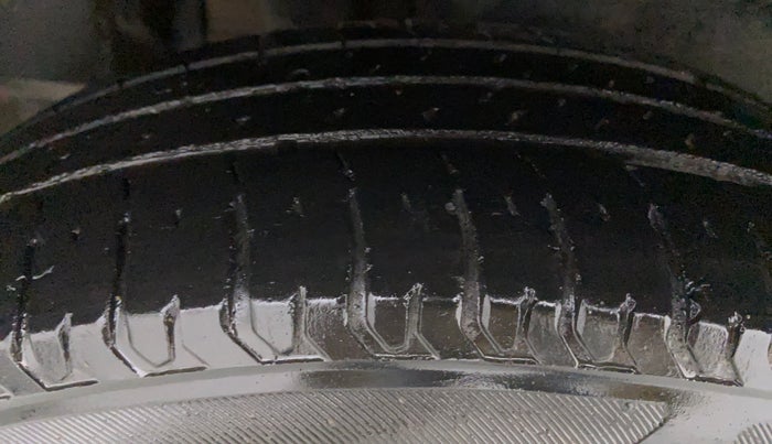 2017 Maruti Dzire VDI AMT, Diesel, Automatic, 51,735 km, Left Rear Tyre Tread