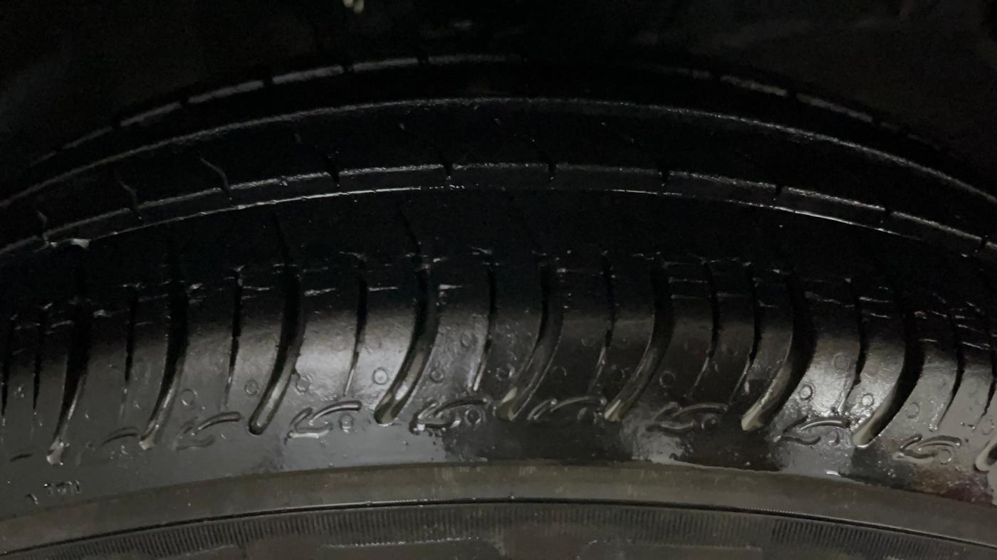 2019 Maruti S PRESSO VXI+, Petrol, Manual, 33,183 km, Right Front Tyre Tread