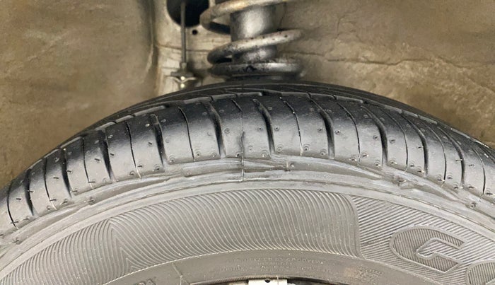 2013 Maruti Alto 800 LXI, Petrol, Manual, 20,480 km, Right Front Tyre Tread