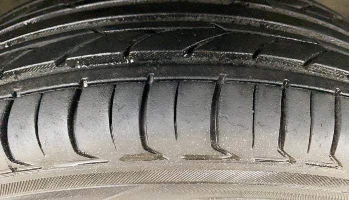 2018 Maruti Wagon R 1.0 VXI, Petrol, Manual, 38,786 km, Right Front Tyre Tread