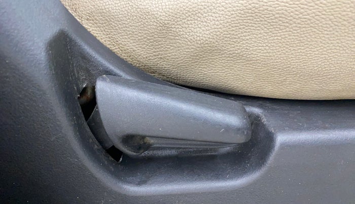 2018 Maruti Wagon R 1.0 VXI, Petrol, Manual, 38,786 km, Driver Side Adjustment Panel