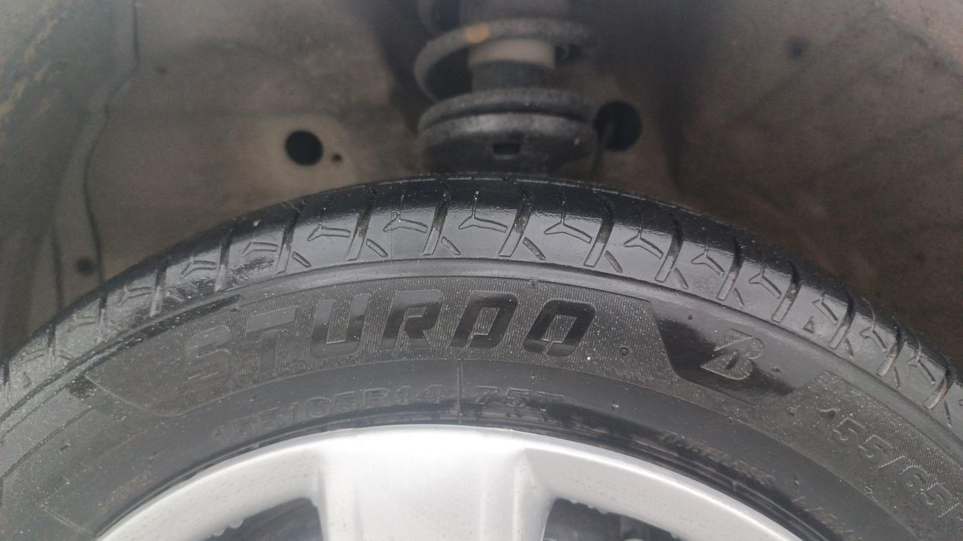2014 Maruti Wagon R 1.0 VXI, Petrol, Manual, 1,32,169 km, Left Front Tyre Tread