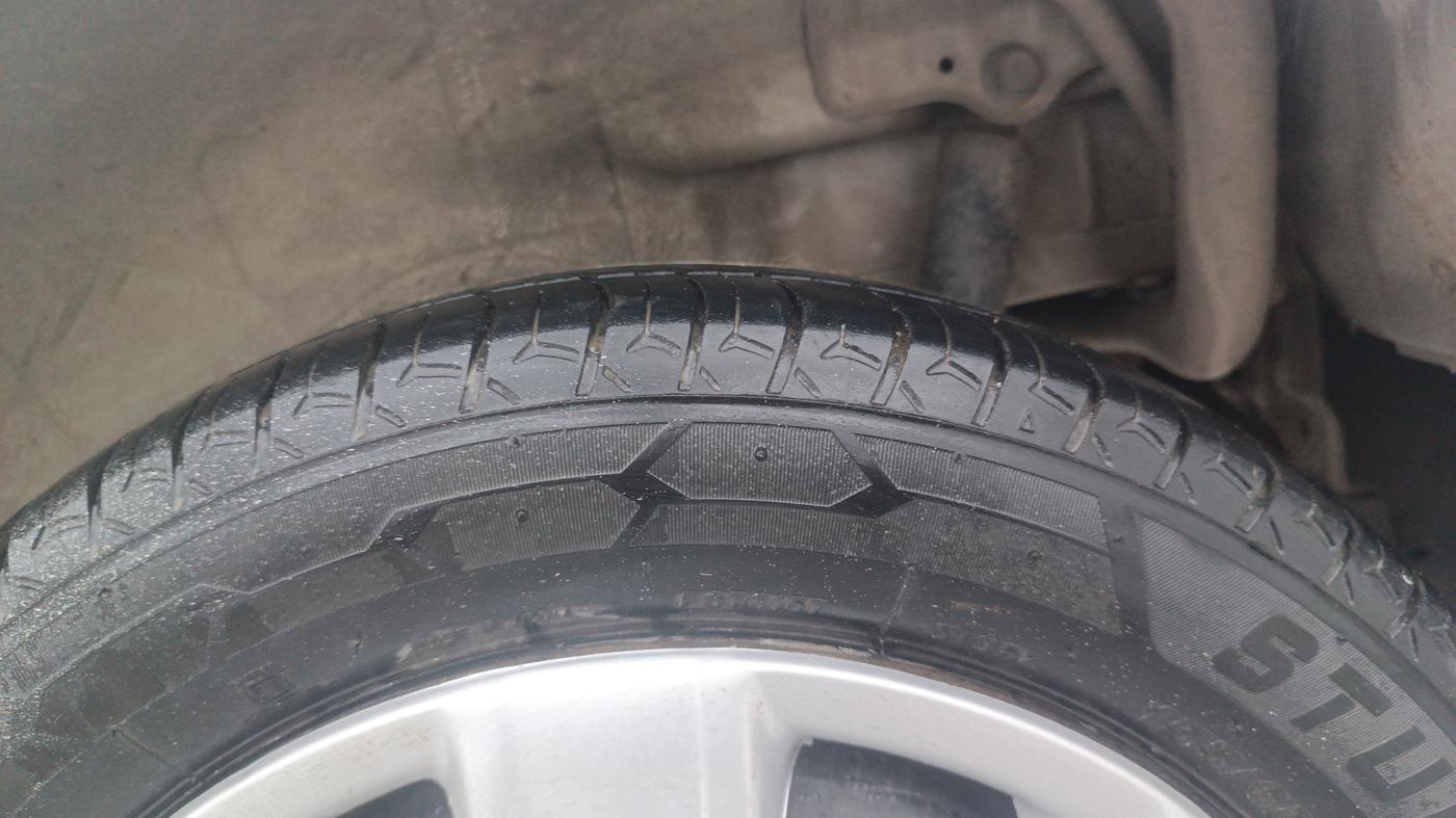 2014 Maruti Wagon R 1.0 VXI, Petrol, Manual, 1,32,169 km, Left Rear Tyre Tread