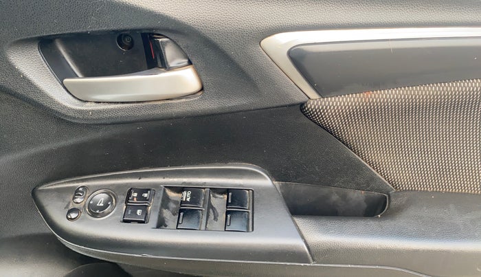 2017 Honda WR-V 1.5L I-DTEC VX MT, Diesel, Manual, 73,513 km, Driver Side Door Panels Control