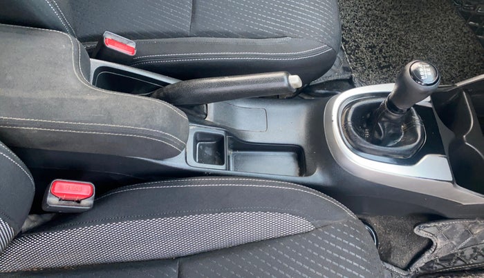 2017 Honda WR-V 1.5L I-DTEC VX MT, Diesel, Manual, 73,513 km, Gear Lever