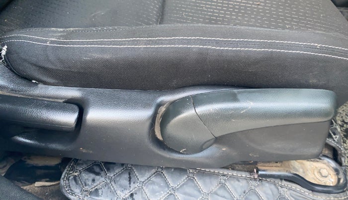 2017 Honda WR-V 1.5L I-DTEC VX MT, Diesel, Manual, 73,513 km, Driver Side Adjustment Panel